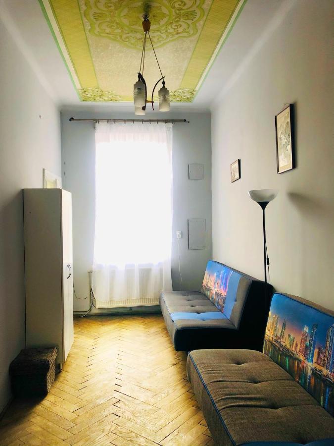 Vintage Apartment 2 Rooms With Balcony Lviv Luaran gambar