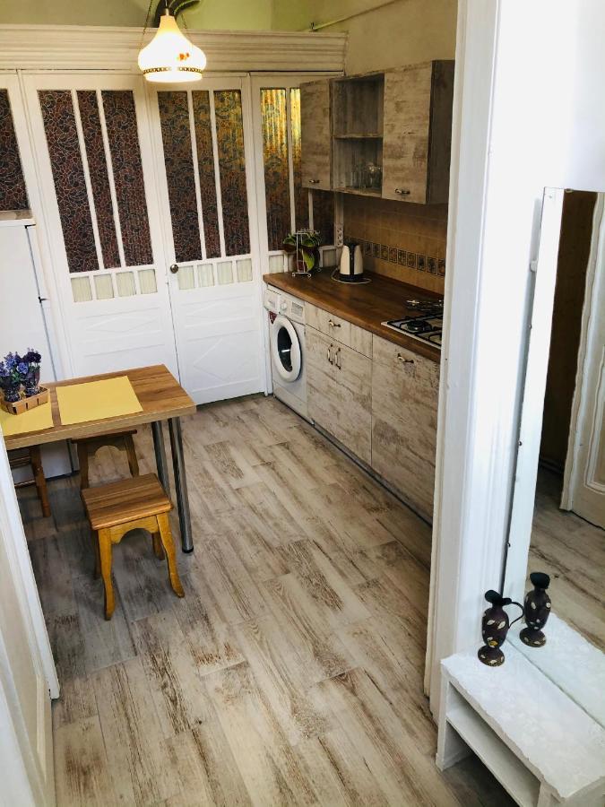 Vintage Apartment 2 Rooms With Balcony Lviv Luaran gambar