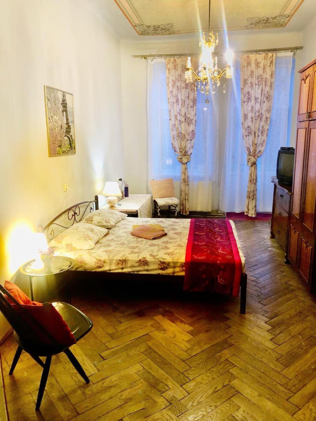 Vintage Apartment 2 Rooms With Balcony Lviv Luaran gambar